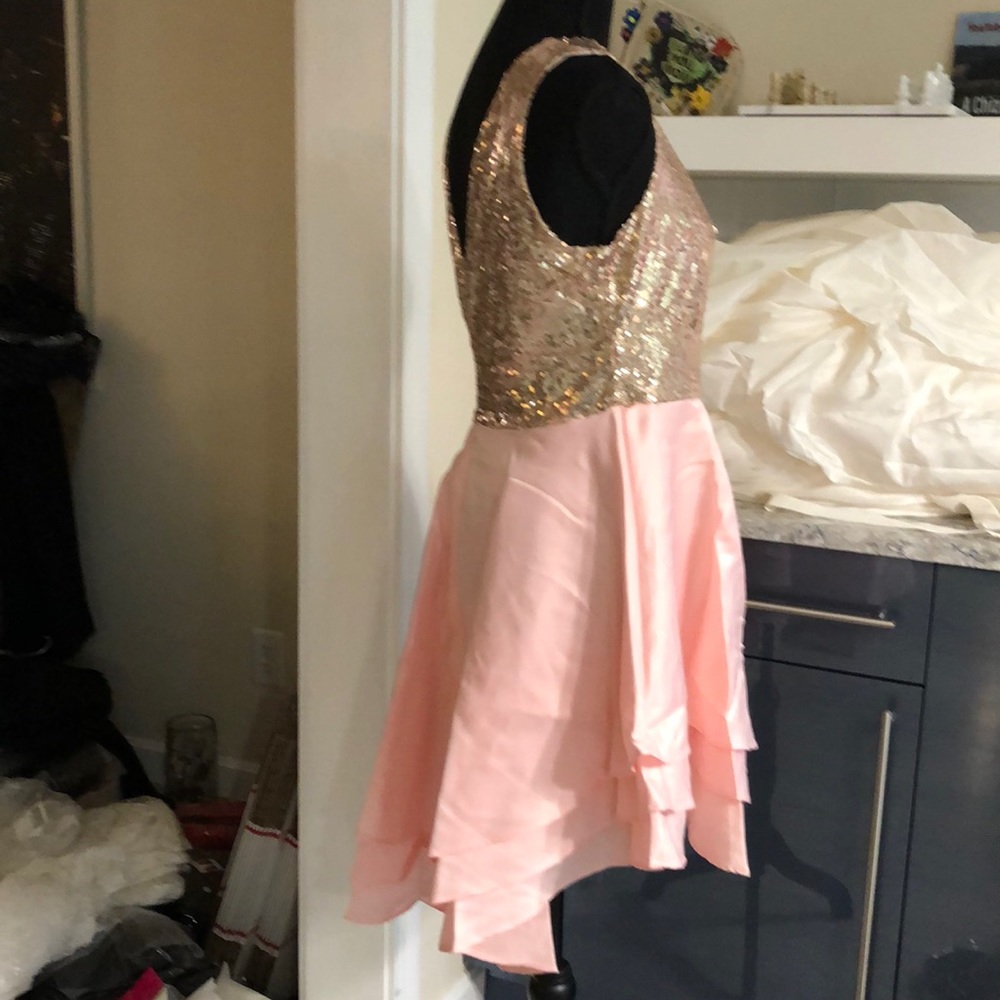 Fits 6-8 Pink multi layer dip hem skater - Picture 7 of 7